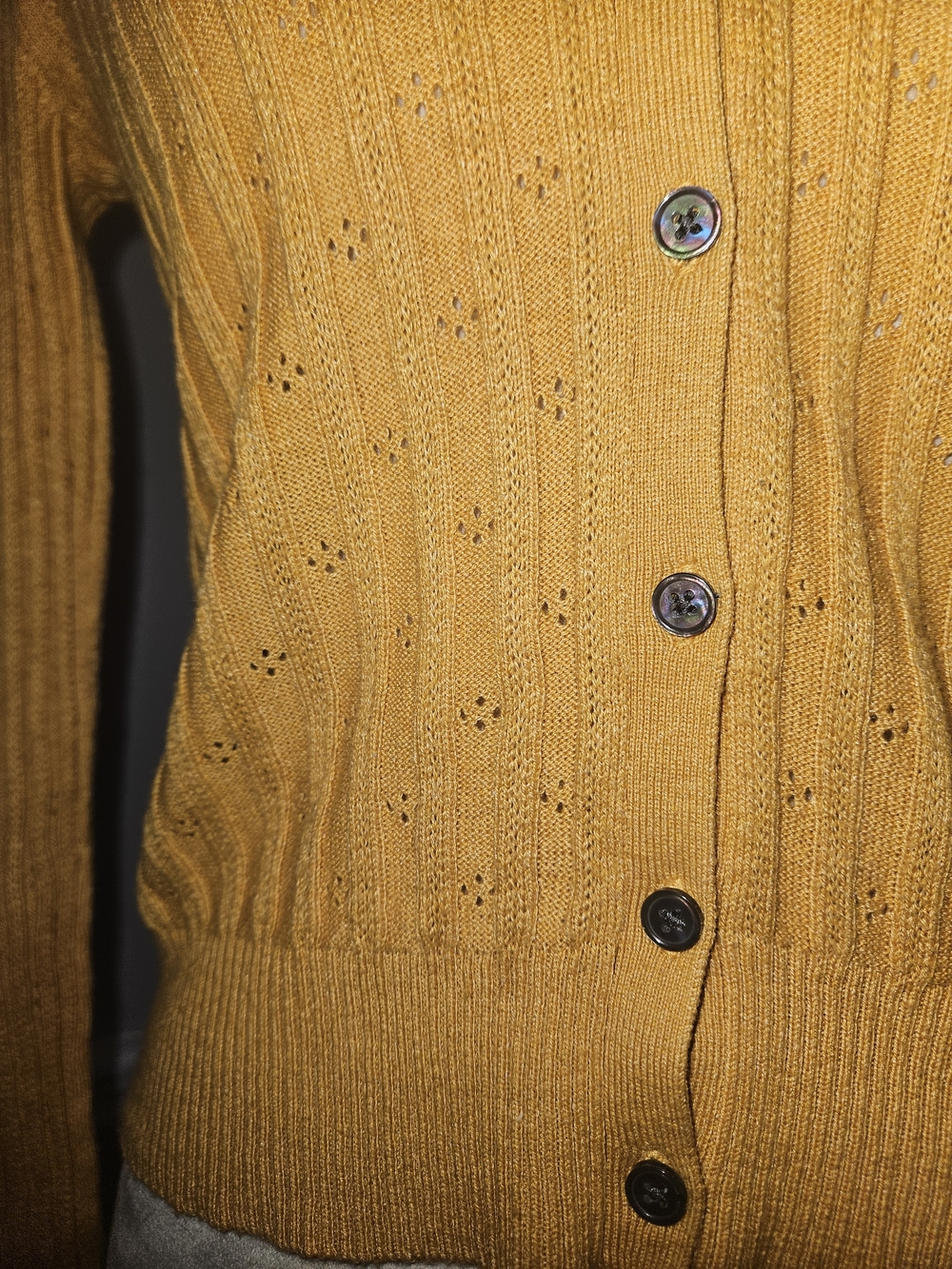 American Eagle Outfitters Cable Knit Ribbed V-Neck Button Cardigan Sweater Sz S